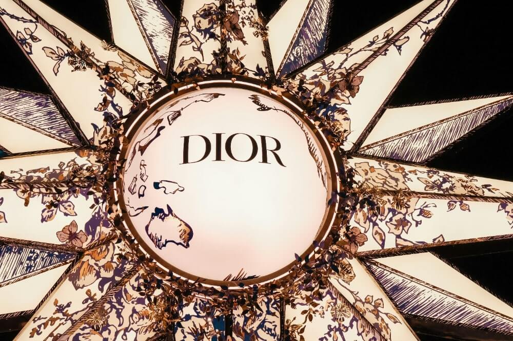 DIORの向日葵型のオブジェ 近影