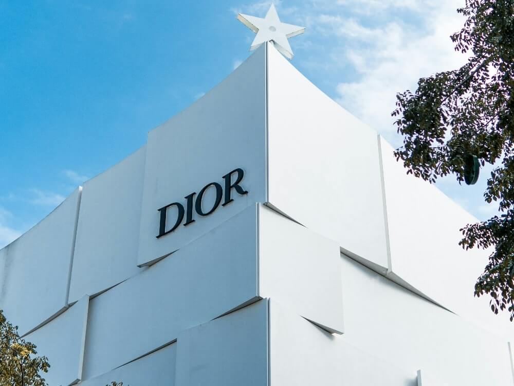 DIORのモダンなブティック